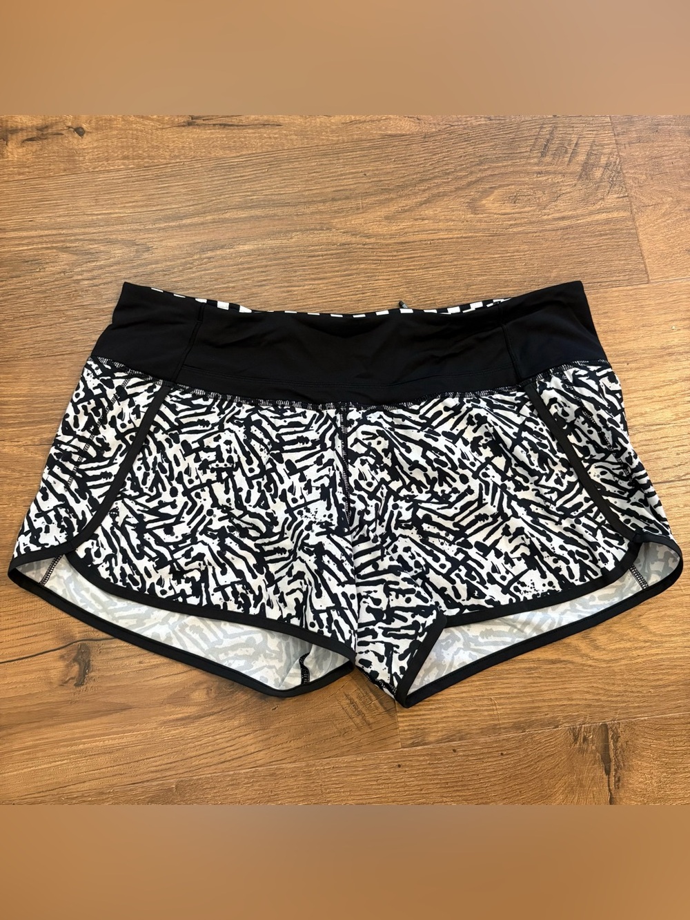 Lululemon Run Times Short 4” Mid Rise